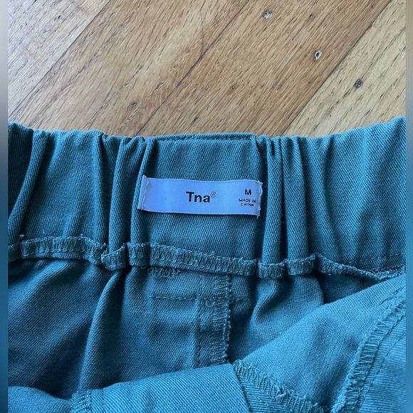 TNA 3” cargo shorts **missing belt** - Picture 3 of 9